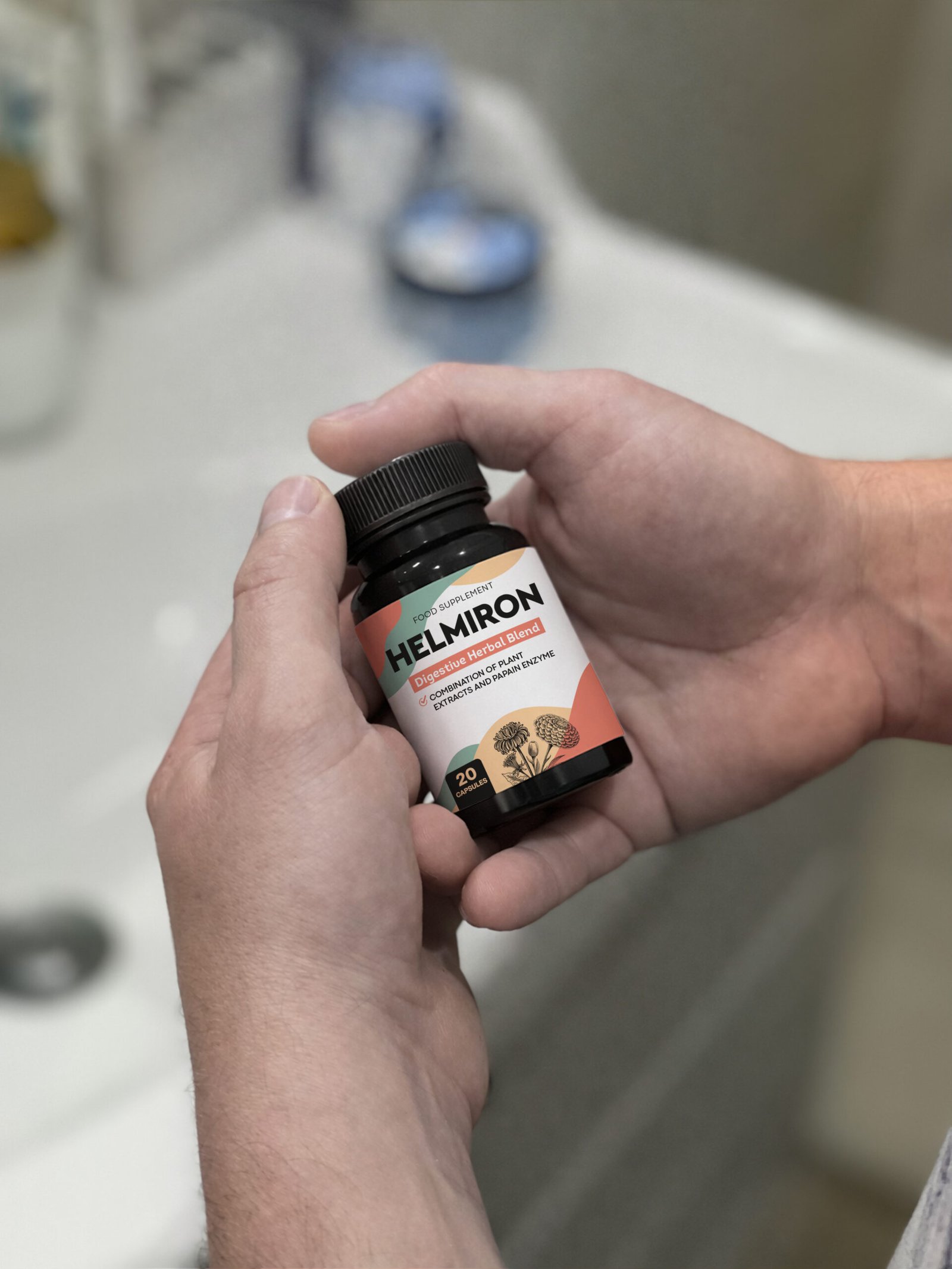 Helmiron Bottle View 4